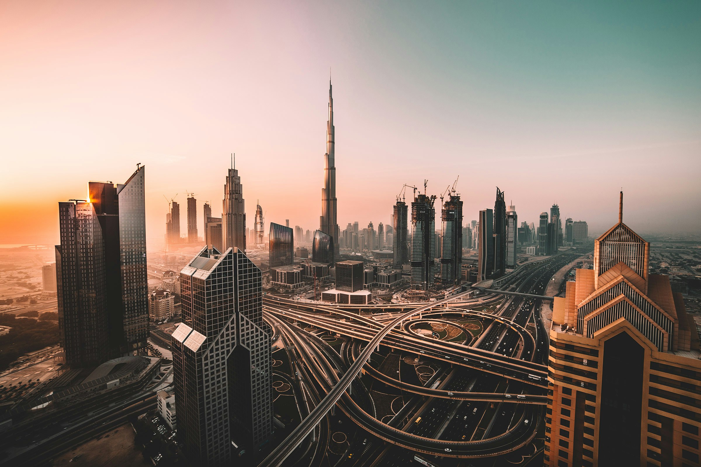 Burj Khalifa ve Dubai silüeti